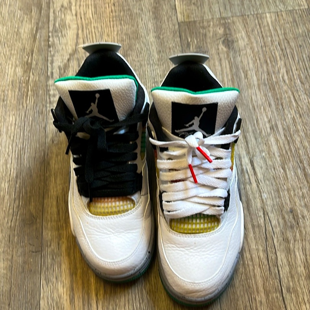 Air Jordan Retro 4 size 7.5 in women